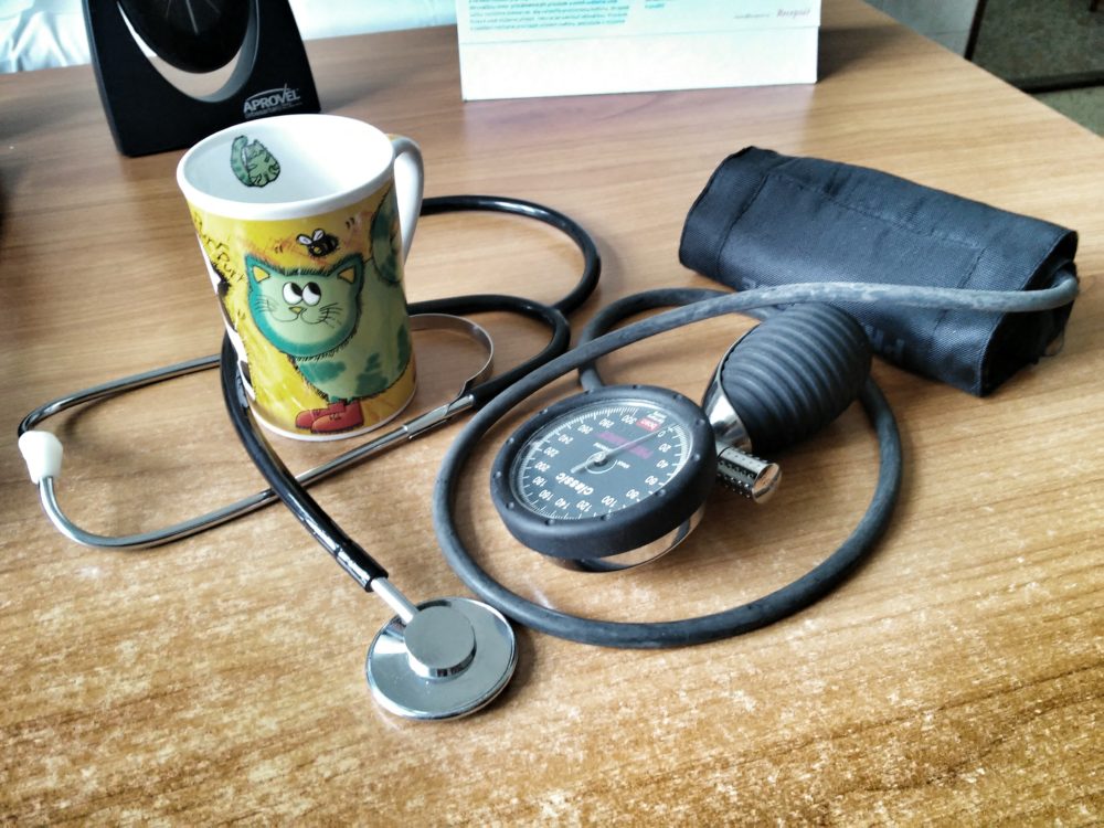 kočička a fonenďák